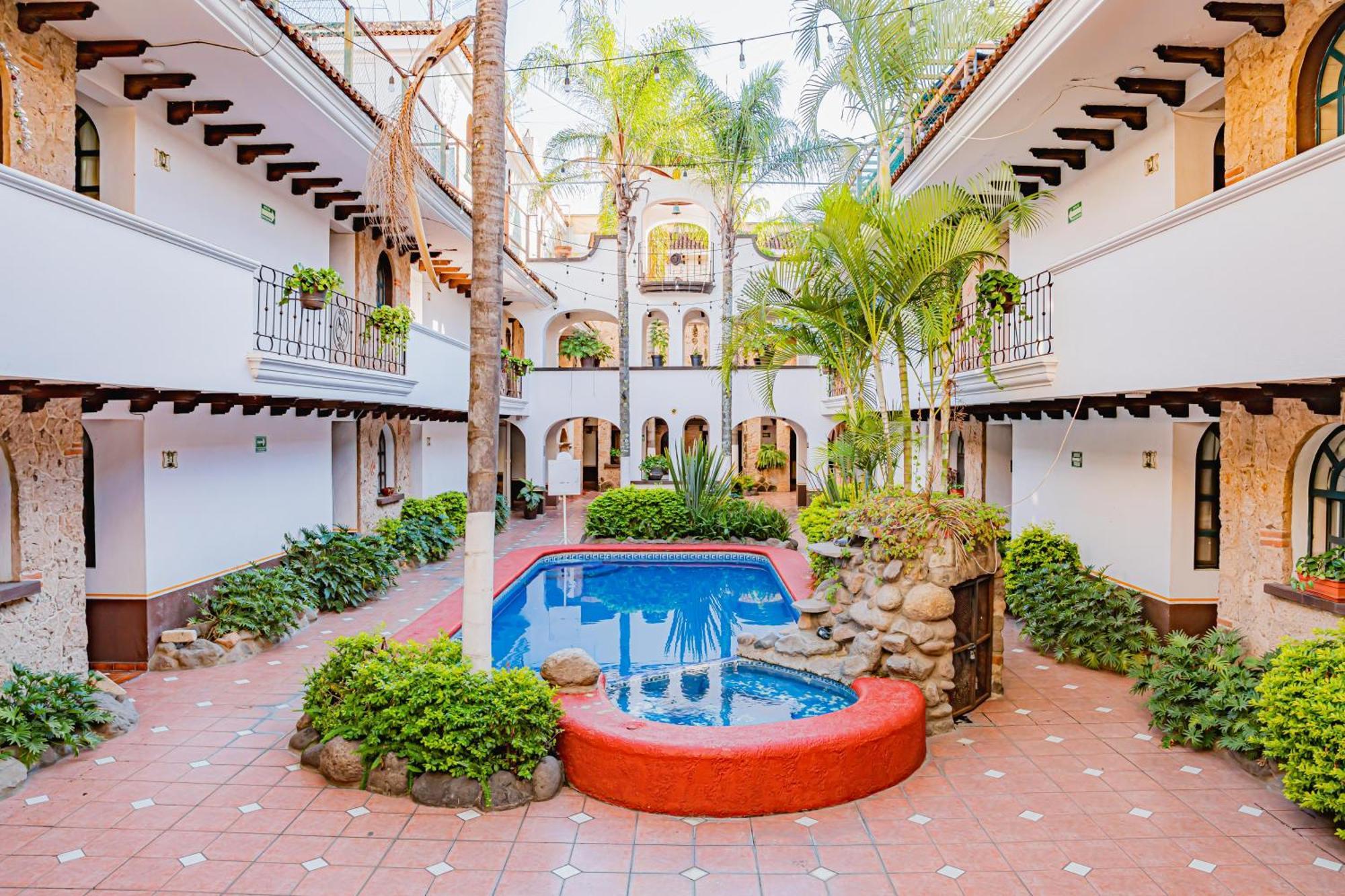 Hotel Zapotlan Ciudad Guzman Exterior photo