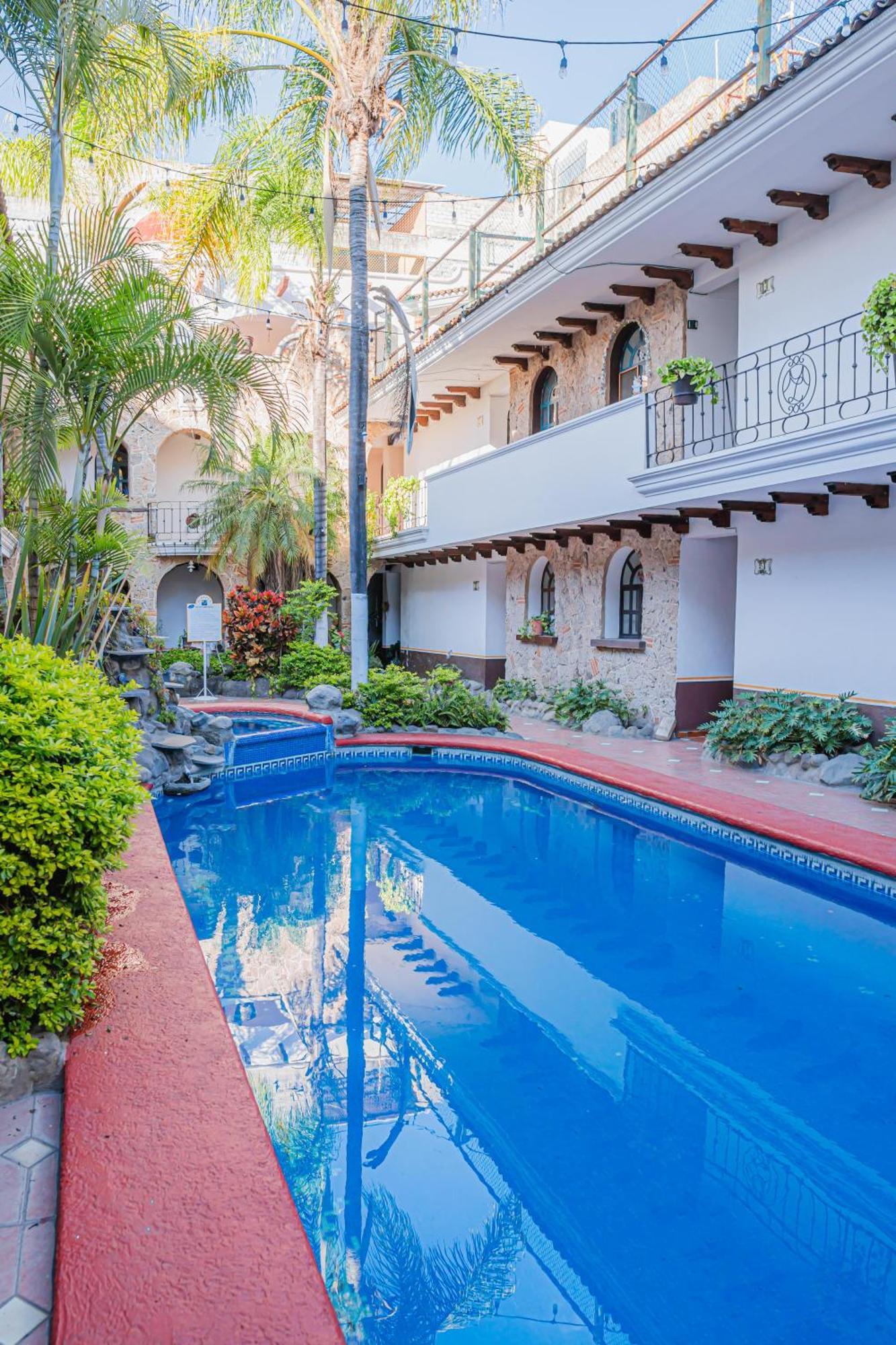 Hotel Zapotlan Ciudad Guzman Exterior photo