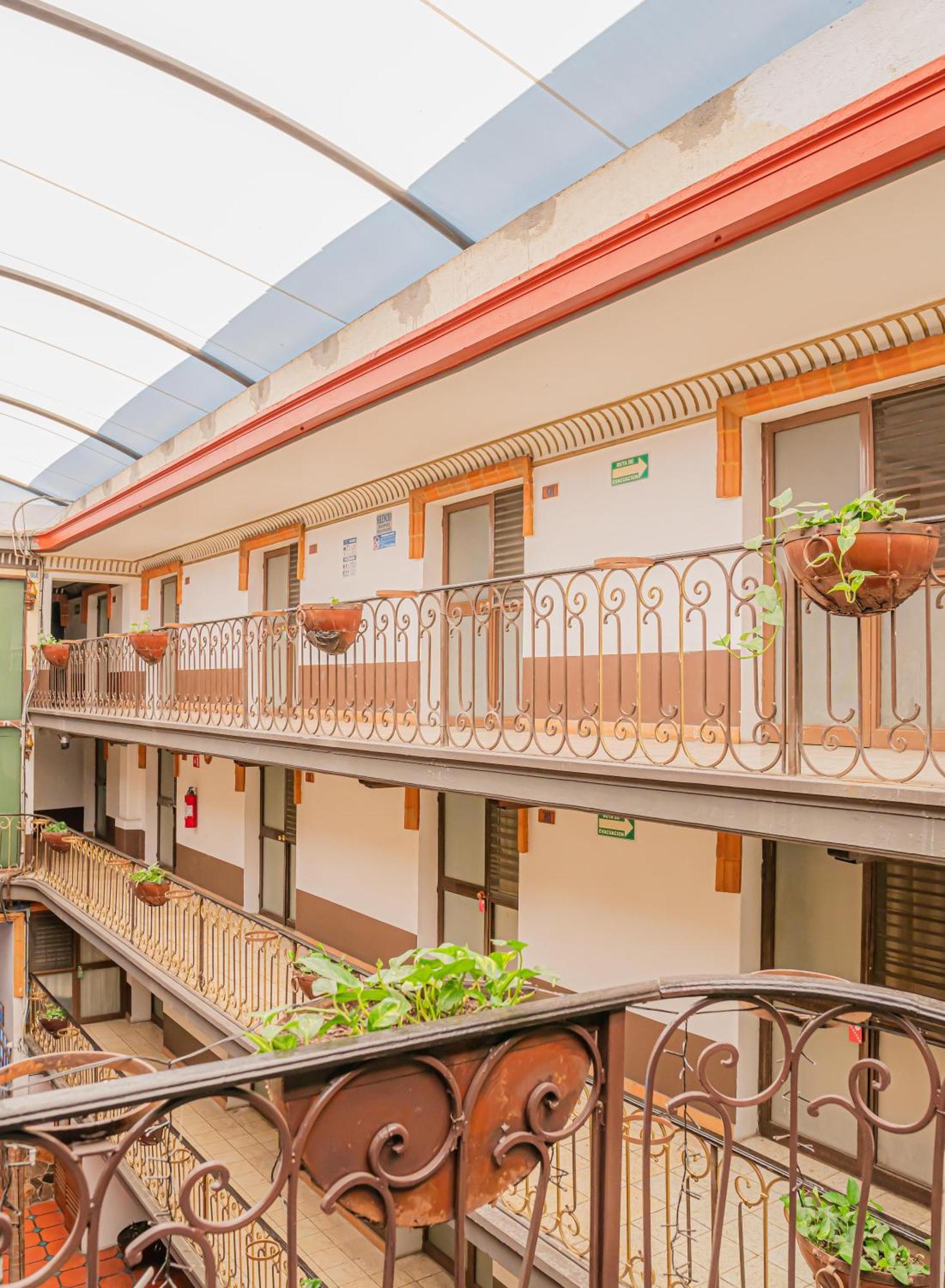 Hotel Zapotlan Ciudad Guzman Exterior photo